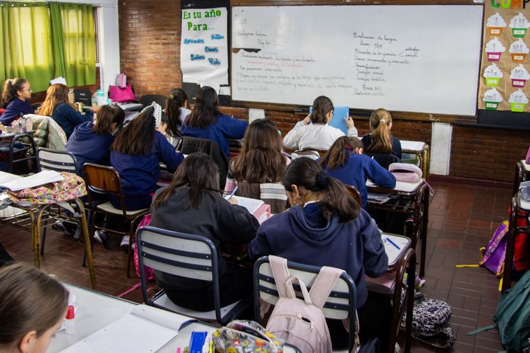 Solo el 45% de los estudiantes llega a sexto grado en tiempo y forma. Foto: Santiago Tagua/MDZ