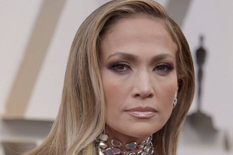 Superación personal La multifacética Jennifer López tuvo una infancia humilde.