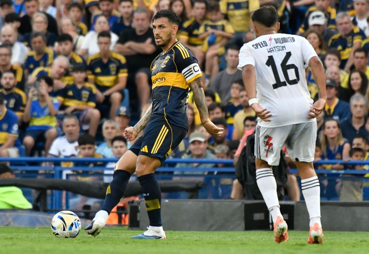 Boca venció a Deportico Riestra en la Bombonera.