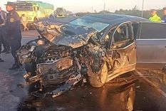 Así quedó uno de los autos producto del choque Foto: NA