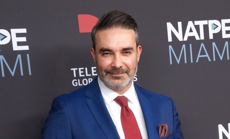 Mauricio Islas nos inspira en tres looks formales Foto: La Vibra