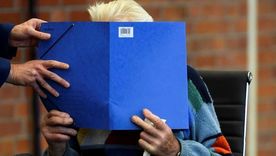 Foto: REUTERS. Josef S, quien tenía 21 años cuando comenzó a trabajar como guardia en el campo de exterminio de Sachsenhausen en 1942, compareció este jueves en la corte.