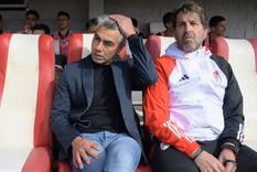 Una figura de la Reserva del River de Marcelo Escudero se irá libre y jugará en otro equipo de Sudamérica. Una figura de la Reserva del River de Marcelo Escudero se irá libre y jugará en otro equipo de Sudamérica.