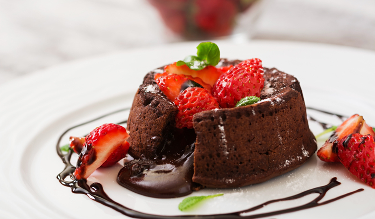 Descubre cómo preparar pasteles de lava de chocolate en casa Foto: Shutterstock