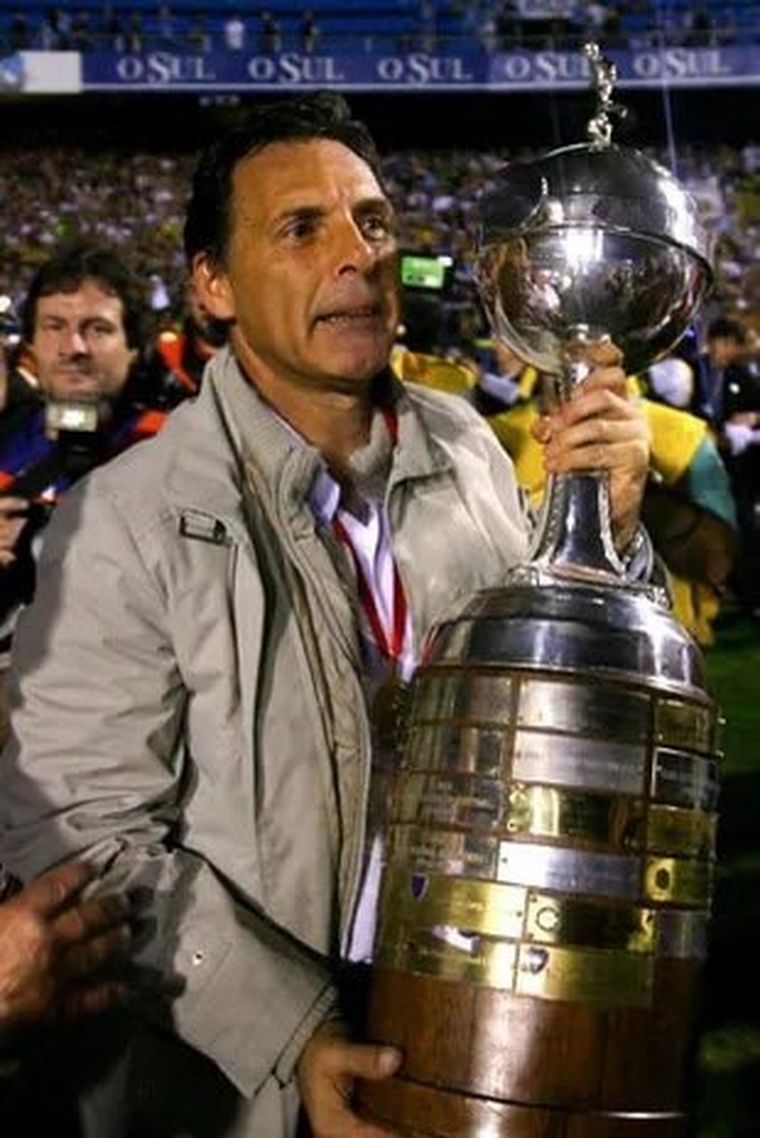 Miguel Ángel Russo fue el entrenador que consiguió el último título de Boca en la Copa Libertadores, en 2007. Miguel Ángel Russo fue el entrenador que consiguió el último título de Boca en la Copa Libertadores, en 2007.