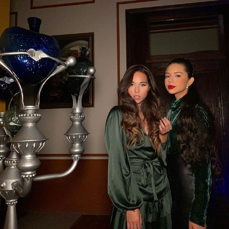 Aneliz Aguilar y Ángela Aguilar son las hijas de Pepe Aguilar.