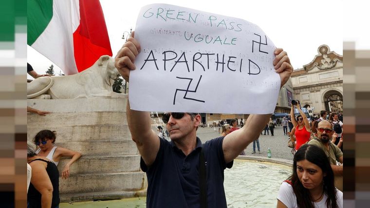 Protestas en Italia por el pase verde. Foto: Euronews.