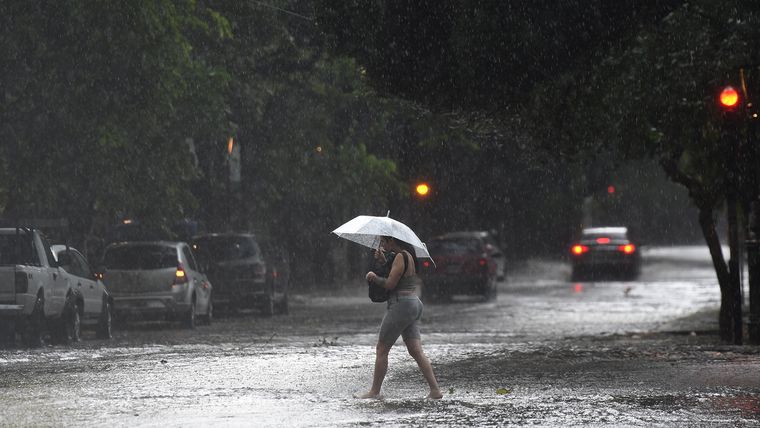 Una fuerte tormenta azotó la provincia de Mendoza este viernes. Una fuerte tormenta azotó la provincia de Mendoza este viernes. 