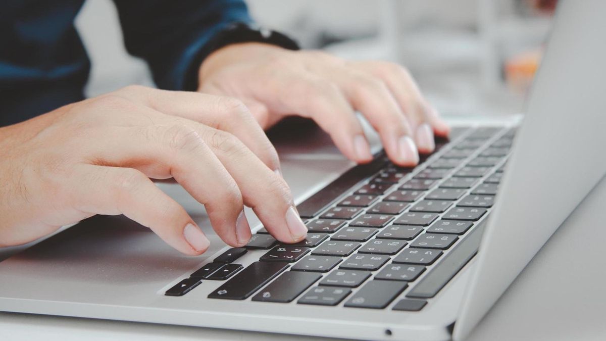Cómo escribir la barra vertical (|) en un teclado: guía paso a paso