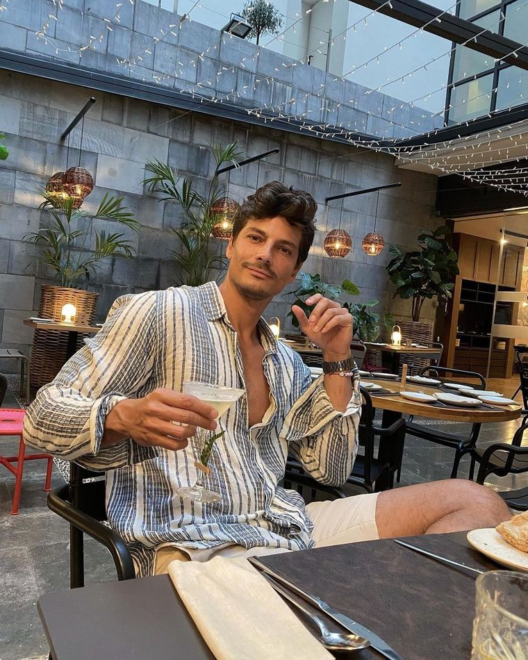 Javier de Miguel nos enseña a aplicar el traje pero de manera informal Foto: Instagram