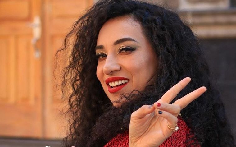 FLOR AMARGO LA CANTANTE MEXICANA FUE ESTAFADA. Foto: INSTAGRAM @FLORAMARGOO