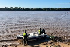 tragedia en el rio parana: tres argentinas murieron y continua la busqueda de un hombre en paraguay tragedia en el rio parana: tres argentinas murieron y continua la busqueda de un hombre en paraguay