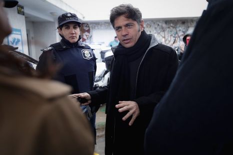 Axel Kicillof en campaña desde Tandil