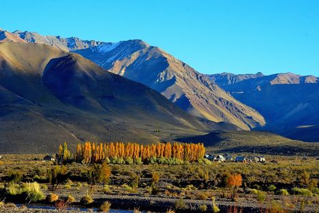 Esta villa ubicada en el sur de Mendoza sorprende por su tranquilidad y paisajes