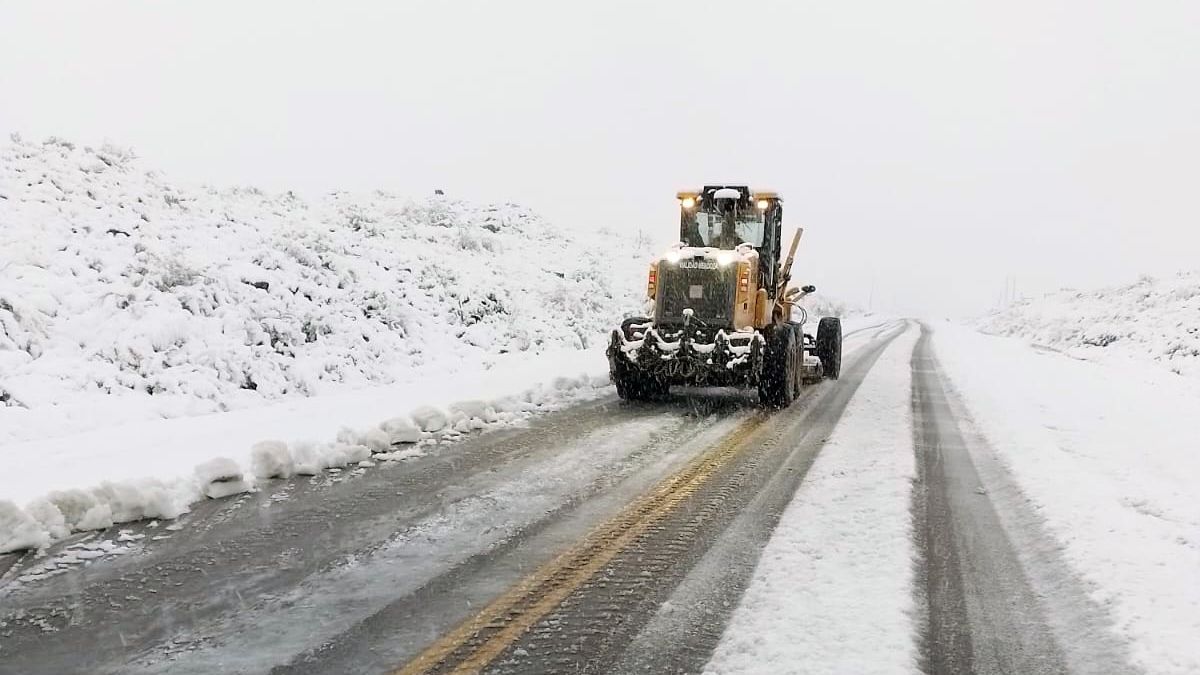 Habilitaron dos importantes rutas de montaña tras la nevada: el estado de los cortes vigentes