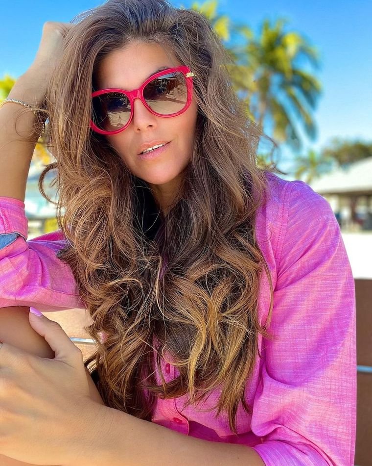 Loly Antoniale nos muestra que estas faldas saldrán de nuestro armario vintage para ponerse a la moda nuevamente Foto: Instagram