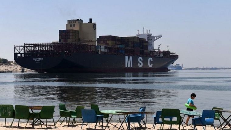 El Ever Given ha estado varado en un lago del Canal a la espera de que se resolviera la disputa legal. Foto: GETTY IMAGES