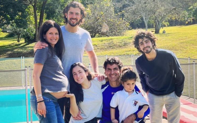 Familia Macedo tiene una gran relación con los hermanos de su hija.
