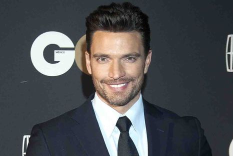 Julián Gil le suplicó a su ex Marjorie de Sousa ser parte de la vida de su hijo Matías.