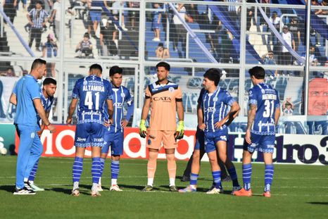 Una imagen de Godoy Cruz que resume el presente de los cuatro equipos mendocinos en los torneos de AFA. Una imagen de Godoy Cruz que resume el presente de los cuatro equipos mendocinos en los torneos de AFA.