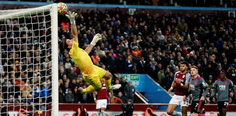 El momento de la tremenda salvada. Foto: Agencias