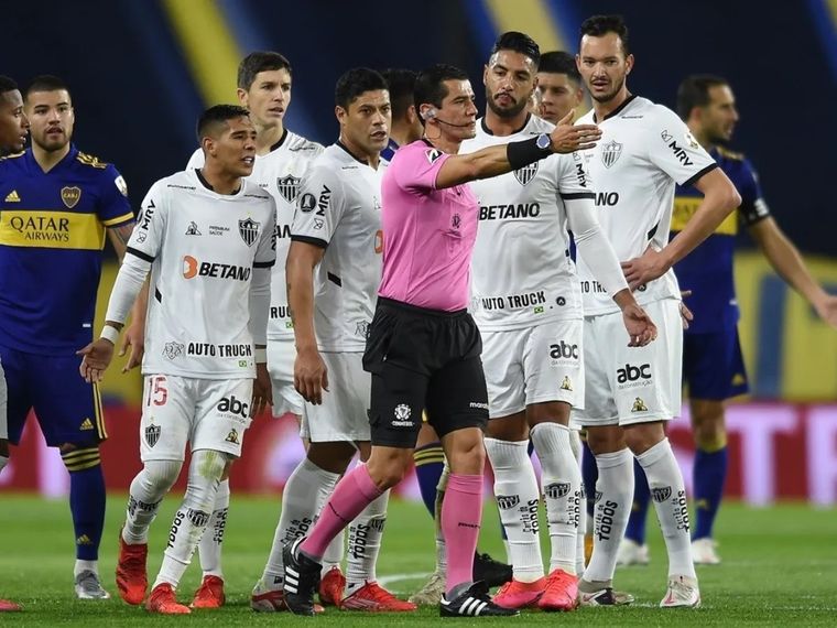 Mineiro cargó contra Boca. Foto: EFE
