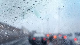Un método simple ayuda a recuperar la visibilidad del parabrisas del auto en días fríos o húmedos. Un método simple ayuda a recuperar la visibilidad del parabrisas del auto en días fríos o húmedos.