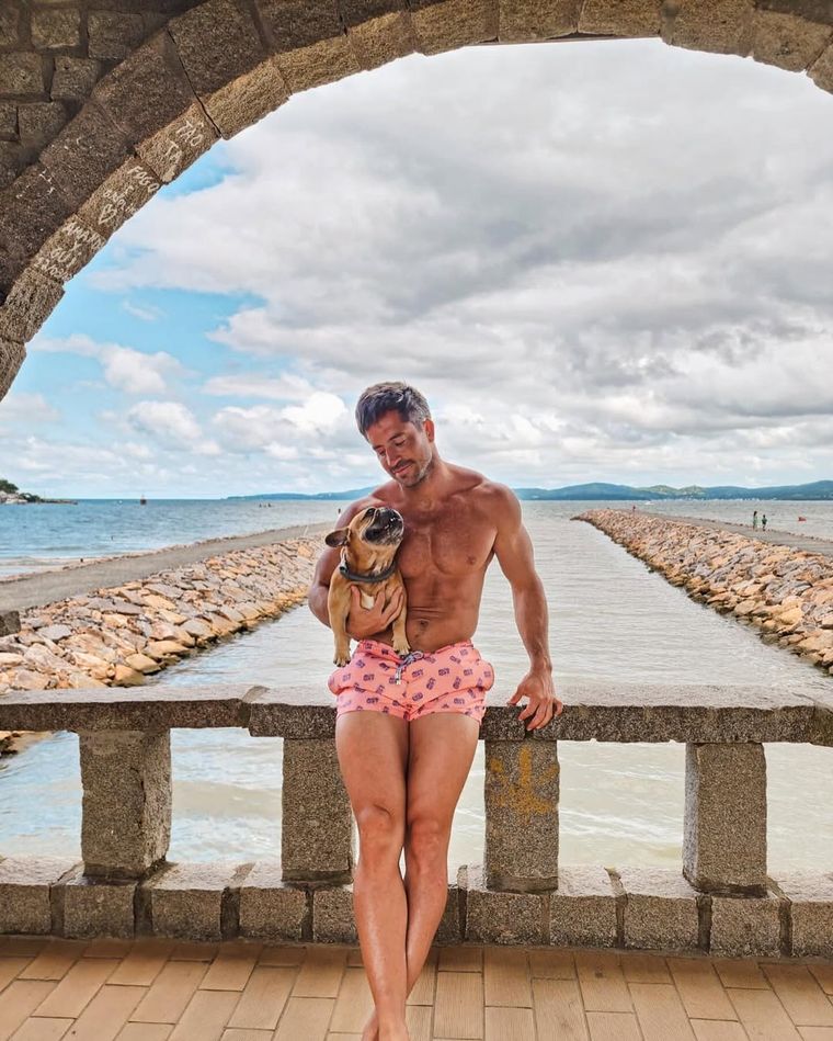 Devi viaja a todos lados con sus perros. Devi viaja a todos lados con sus perros.