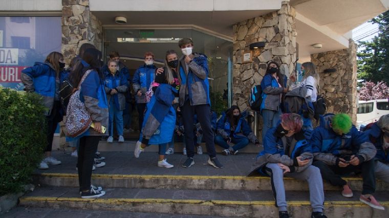 Un egresado fue arrojado por alumnos de otro colegio en un hotel de Bariloche/Imagen Ilustrativa Foto: Diario Río Negro