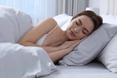 MDZol | Estas posturas para dormir aliviaran algunas molestias físicas Foto: Shutterstock