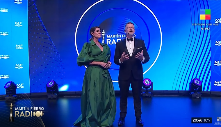 Conducción realizada por Pamela David y Luis Novaresio. Créditos: Captura / AMÉRICA Conducción realizada por Pamela David y Luis Novaresio. Créditos: Captura / AMÉRICA