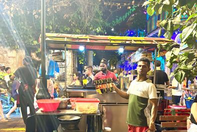 MDZol | Richard Antonio Cassiani, vendedor de Delicias a la Plancha, en Getsemaní. Foto: Antonio Riccobene/MDZ