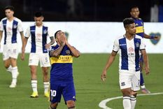 el dt de talleres cruzo a carlos tevez por la dura patada a pochettino