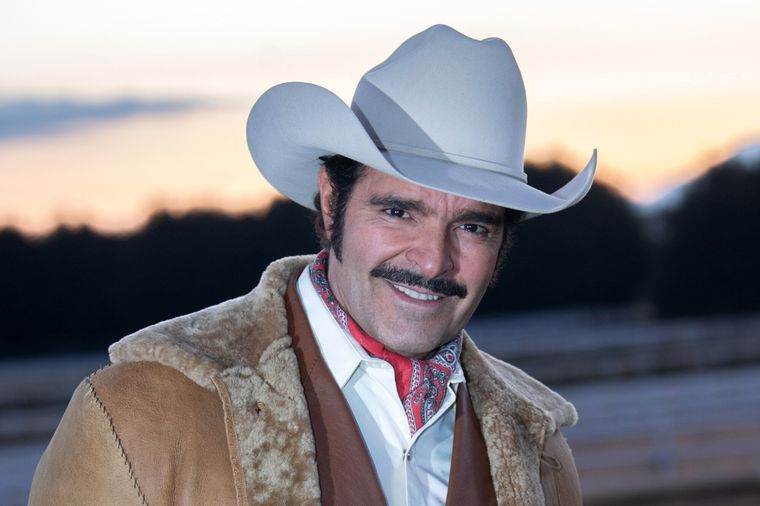 El polémico artista Pablo Montero, interpretó a Vicente Fernández en su bioserie no autorizada.