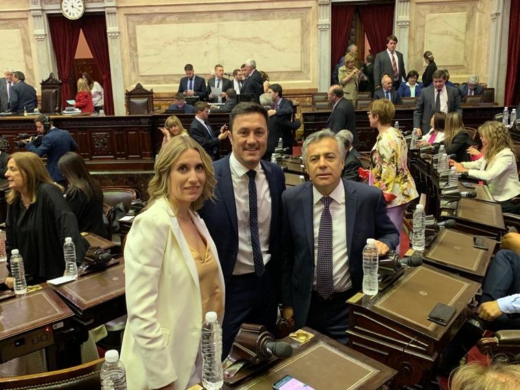 Cornejo y Latorre. En el medio, Luis Petri.