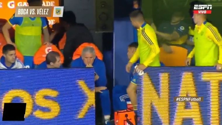 Ibarra fue a buscarlo para saludarlo. Foto: Captura