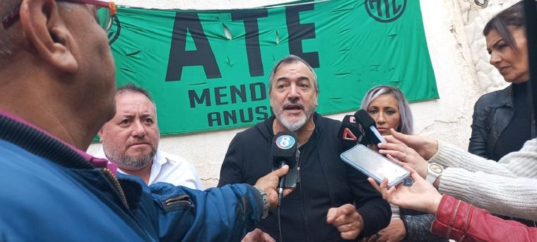 Aguiar, de los primeros en llamar a la movilización contra la reforma laboral. Aguiar, de los primeros en llamar a la movilización contra la reforma laboral.