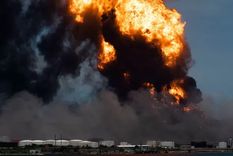 Foto: EPA. Se han reportado varias explosiones en Matanzas desde el viernes.