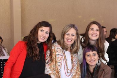 MDZol | Clara, Eugenia y Carolina junto a Mausi