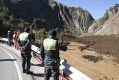 peru: derrumbe de cerro sepulta a seis mineros
