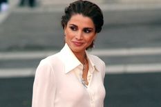 Rania Al-Yassin nació en Kuwait el 31 de agosto de 1970. Foto: Hola! - https://www.hola.com/imagenes/realeza/20200831174289/rania-jordania-recuerda-look-boda-letizia-felipe/0-859-550/rania-madrid-t.jpg