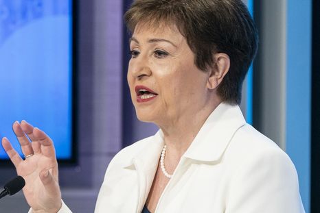 La directora gerente del Fondo Monetario Internacional, Kristalina Georgieva, alertó sobre el impacto en la inflación del salto en el precio del petróleo. La directora gerente del Fondo Monetario Internacional, Kristalina Georgieva, alertó sobre el impacto en la inflación del salto en el precio del petróleo.
