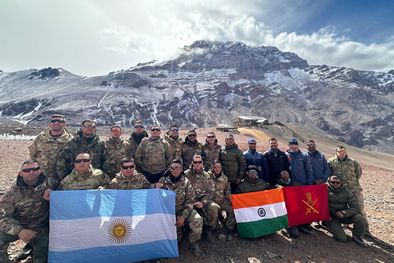 MDZol | Las tropas internacionales durante el ascenso Foto: gentileza