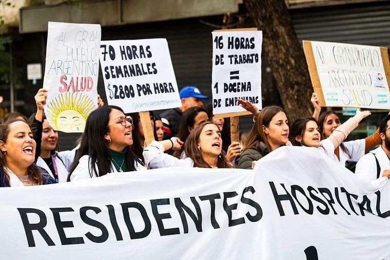 Residentes nacionales movilizarán en lo que será una nueva medida de fuerza por parte del sistema de salud contra el Gobierno.