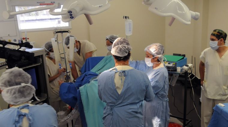 El lunes se habían suspendido las operaciones programadas por falta de insumos Foto: ALF PONCE / MDZ