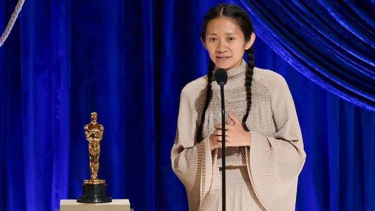 Chloé Zhao es la segunda mujer en la historia de los Oscar a quien se premia por su trabajo como directora. Foto: GETTY IMAGES