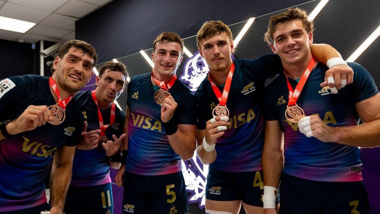 Los Pumas 7s se colgaron otra medalla, esta vez en el Seven de Valladolid.