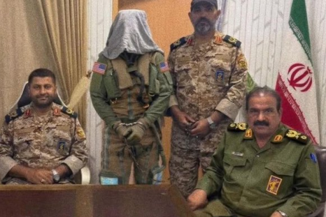 Irán asegura haber secuestrado a un piloto derribado de Estados Unidos. Irán asegura haber secuestrado a un piloto derribado de Estados Unidos.