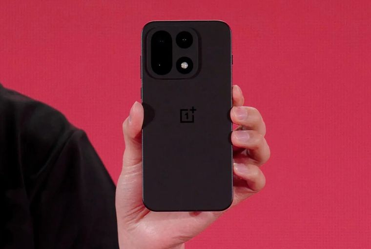 El diseño del OnePlus 16 promete mantener la elegancia de la marca con terminaciones premium como su antecesor. El diseño del OnePlus 16 promete mantener la elegancia de la marca con terminaciones premium como su antecesor.