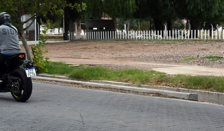 El deterioro de la infraestructura ciclista se vuelve visible en varios puntos y expone la necesidad de intervenciones urgentes. El deterioro de la infraestructura ciclista se vuelve visible en varios puntos y expone la necesidad de intervenciones urgentes.